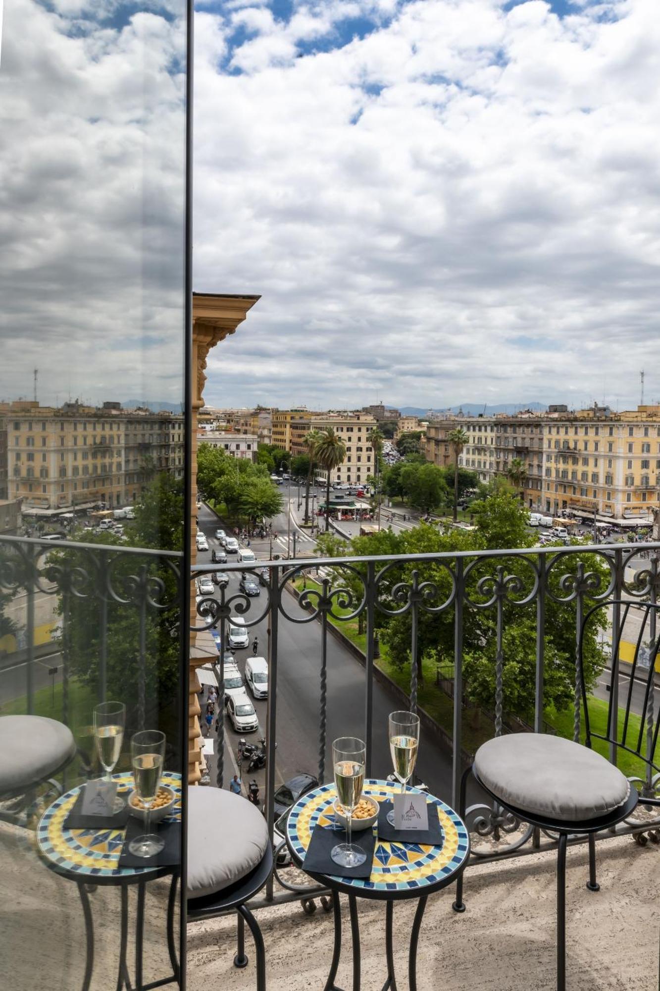 St Peter Twelve Bed & Breakfast Rome Exterior photo
